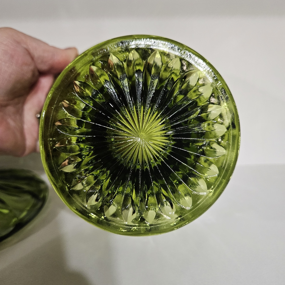 Anchor Hocking Green Glass Covered Candy Dish - Picture 9 of 13